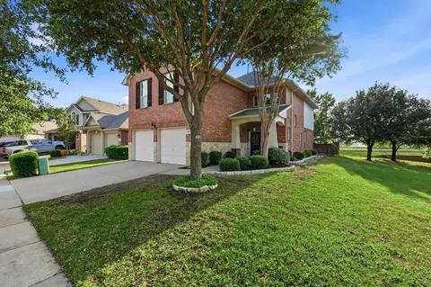 377 Kirby Dr, Lantana, TX 76226