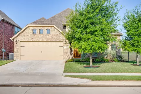 237 Bayonet Dr, Fort Worth, TX 76108