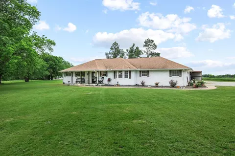 Exterior - 3939 Fm 2194, Celeste, TX 75423 photo 4 of 11