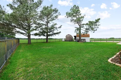 Exterior - 3939 Fm 2194, Celeste, TX 75423 photo 8 of 11