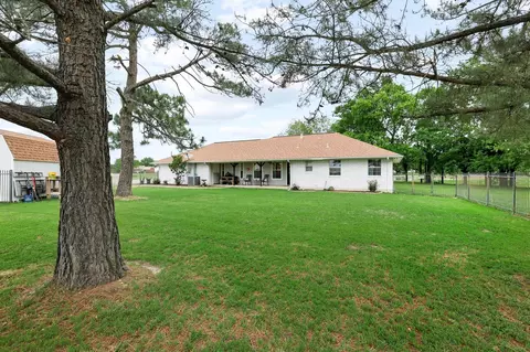 Exterior - 3939 Fm 2194, Celeste, TX 75423 photo 9 of 11