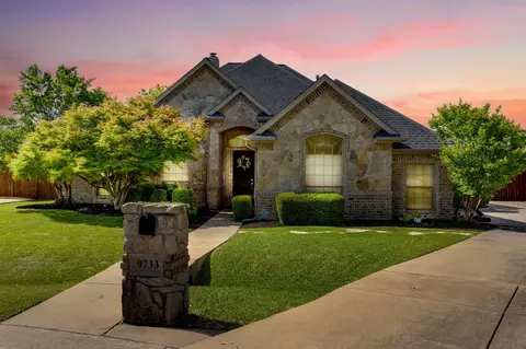 9733 Corral Dr, Fort Worth, TX 76244