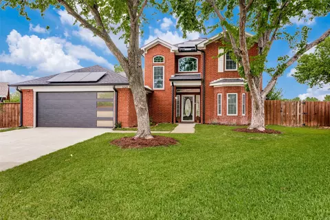 3740 Cove Meadow Ln, Fort Worth, TX 76123