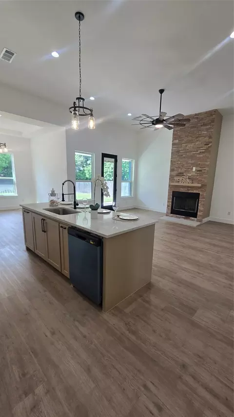 Kitchen - 1106 E Sixth St, Springtown, TX 76082 photo 5 of 7