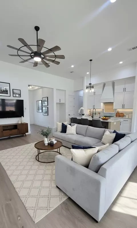 Living - 1106 E Sixth St, Springtown, TX 76082 photo 1 of 1