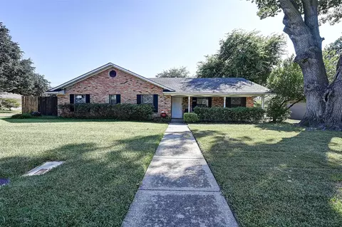 3262 Camelot Dr, Dallas, TX 75229