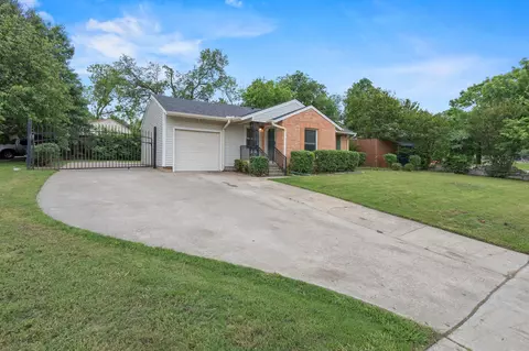 301 Meadowbrook Dr, Arlington, TX 76010