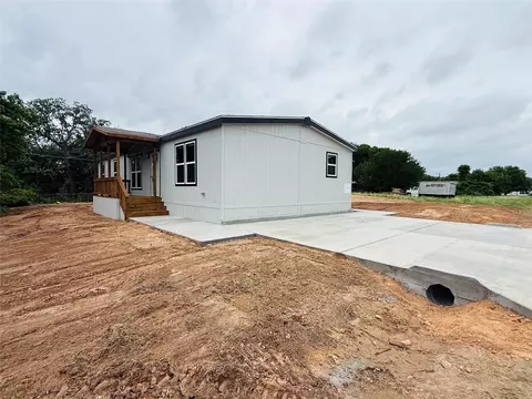 5900 Arrowhead Dr, Granbury, TX 76048