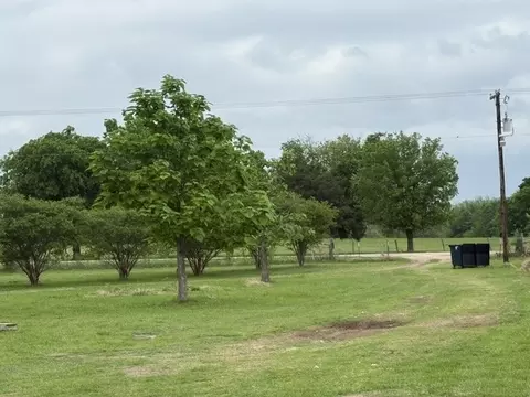 4913 N Fm 1752, Savoy, TX 75479