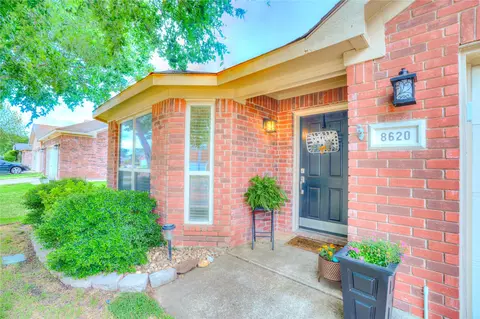 8620 Trinity Vista Trl, Hurst, TX 76053