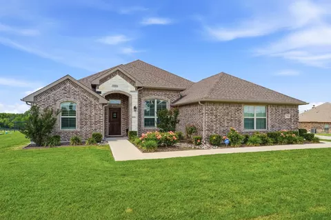 790 Colina Pkwy, Farmersville, TX 75442