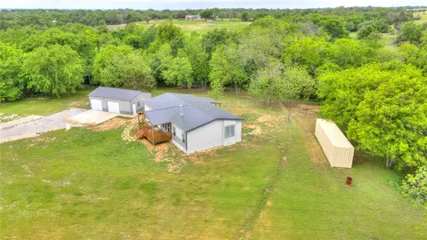 135 Lelon Ln, Springtown, TX 76082