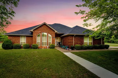 2533 Brandon Ln, Burleson, TX 76028