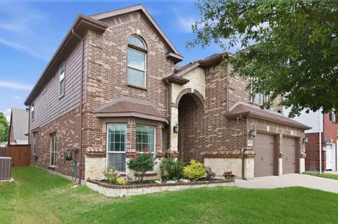 1425 Soaptree Ln, Fort Worth, TX 76177