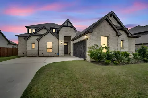 624 Sirius Ln, Waxahachie, TX 75165