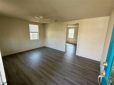 211 Sperry Ln, Red Oak, TX 75154