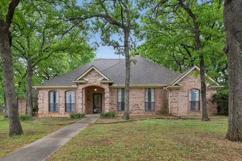 1026 Wood Hollow Ln, Burleson, TX 76028