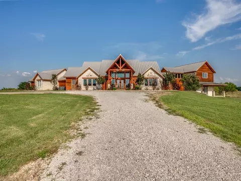 2250 Morrow Rd, Valley View, TX 76272