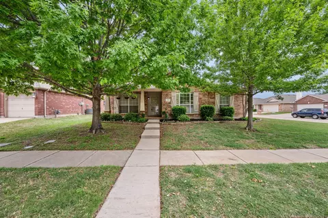 6929 Prairie Dawn Ln, North Richland Hills, TX 76180