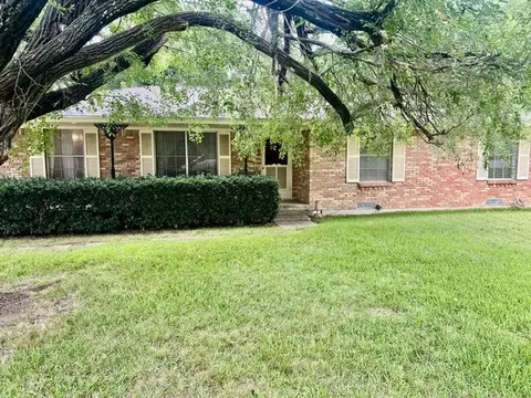 1326 E Sherman Dr, Denton, TX 76209