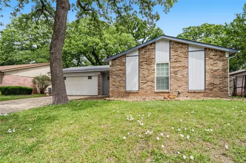 4723 Crest Dr, Arlington, TX 76017