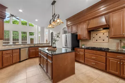 Kitchen - 723 Nighthawk Dr, Murphy, TX 75094 photo 3 of 3