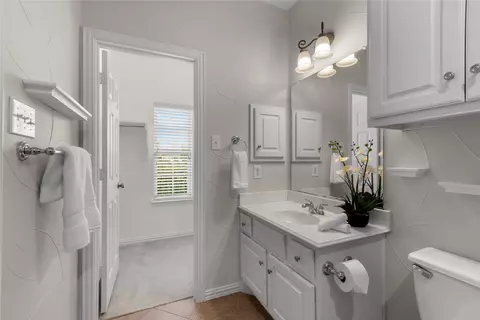 Bath - 723 Nighthawk Dr, Murphy, TX 75094 photo 5 of 7