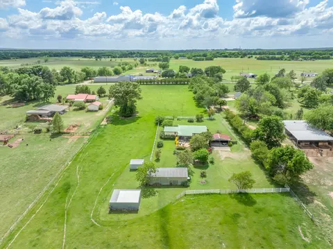 1926 Vz County Road 3103, Edgewood, TX 75117