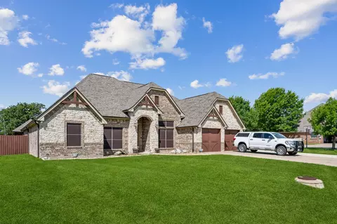 3000 Elkton Dr, Granbury, TX 76049