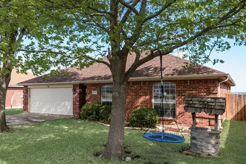 9320 Rhea Ct, White Settlement, TX 76108
