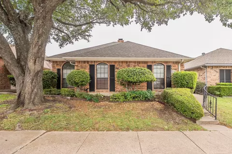 724 Ashbrook Dr, Desoto, TX 75115