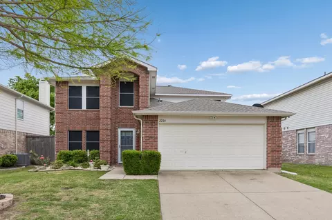 2224 Chestnut Dr, Little Elm, TX 75068
