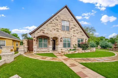 2104 Wellington St, Greenville, TX 75401