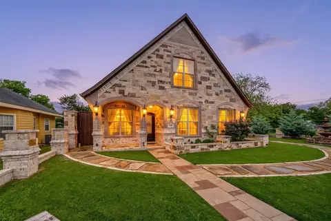 2104 Wellington St, Greenville, TX 75401