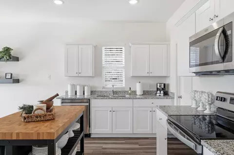 Kitchen - 1545 Shadow Hawk Dr, Haslet, TX 76052 photo 2 of 4