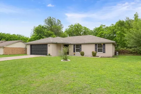329 Applewood Ln, Hewitt, TX 76643