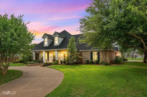 200 Colonel Burt Dr, Benton, LA 71006