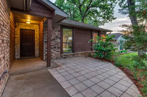 2116 Rainwood Ct, Arlington, TX 76017