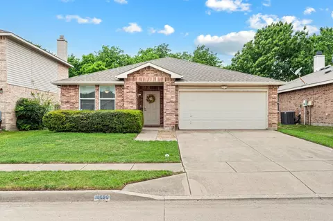 16529 Woodside Dr, Justin, TX 76247