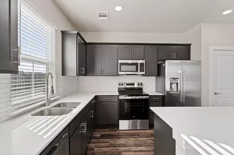548 Edgewater Dr, Weatherford, TX 76087