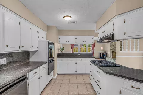 Kitchen - 23351 Earlmist Dr, Spring, TX 77373 photo 6 of 6