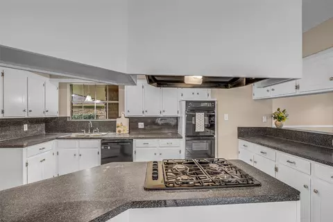 Kitchen - 23351 Earlmist Dr, Spring, TX 77373 photo 2 of 6