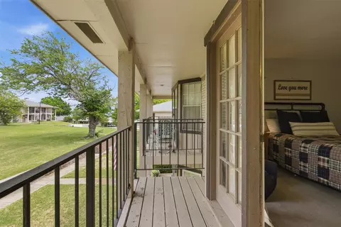 5852 Marina Dr #21, Garland, TX 75043