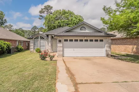 520 Kelley Ct, Fort Worth, TX 76120
