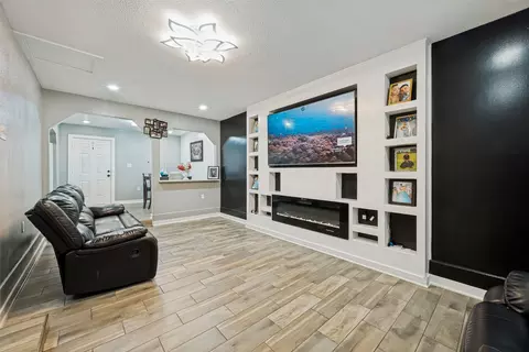 4332 Quails Ln, Fort Worth, TX 76119