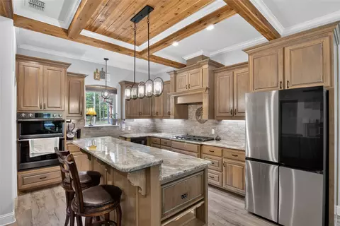 Kitchen - 115 Robinson Ln, Benton, LA 71006 photo 2 of 3