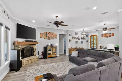 Living - 115 Robinson Ln, Benton, LA 71006 photo 1 of 1