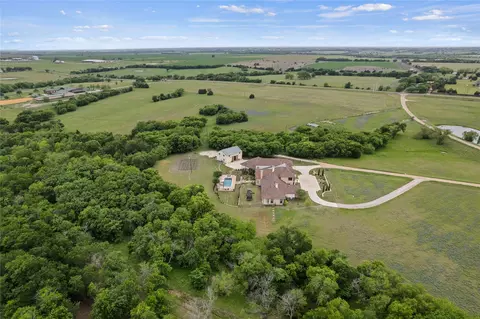 4101 Howard Rd, Waxahachie, TX 75165