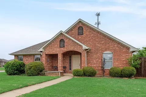 828 Greenview Ct, Aubrey, TX 76227