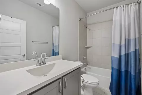 Bath - 2012 Crescent St, Aledo, TX 76008 photo 5 of 5